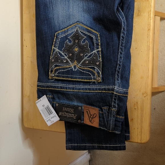 Jeans - Picture 3 of 3